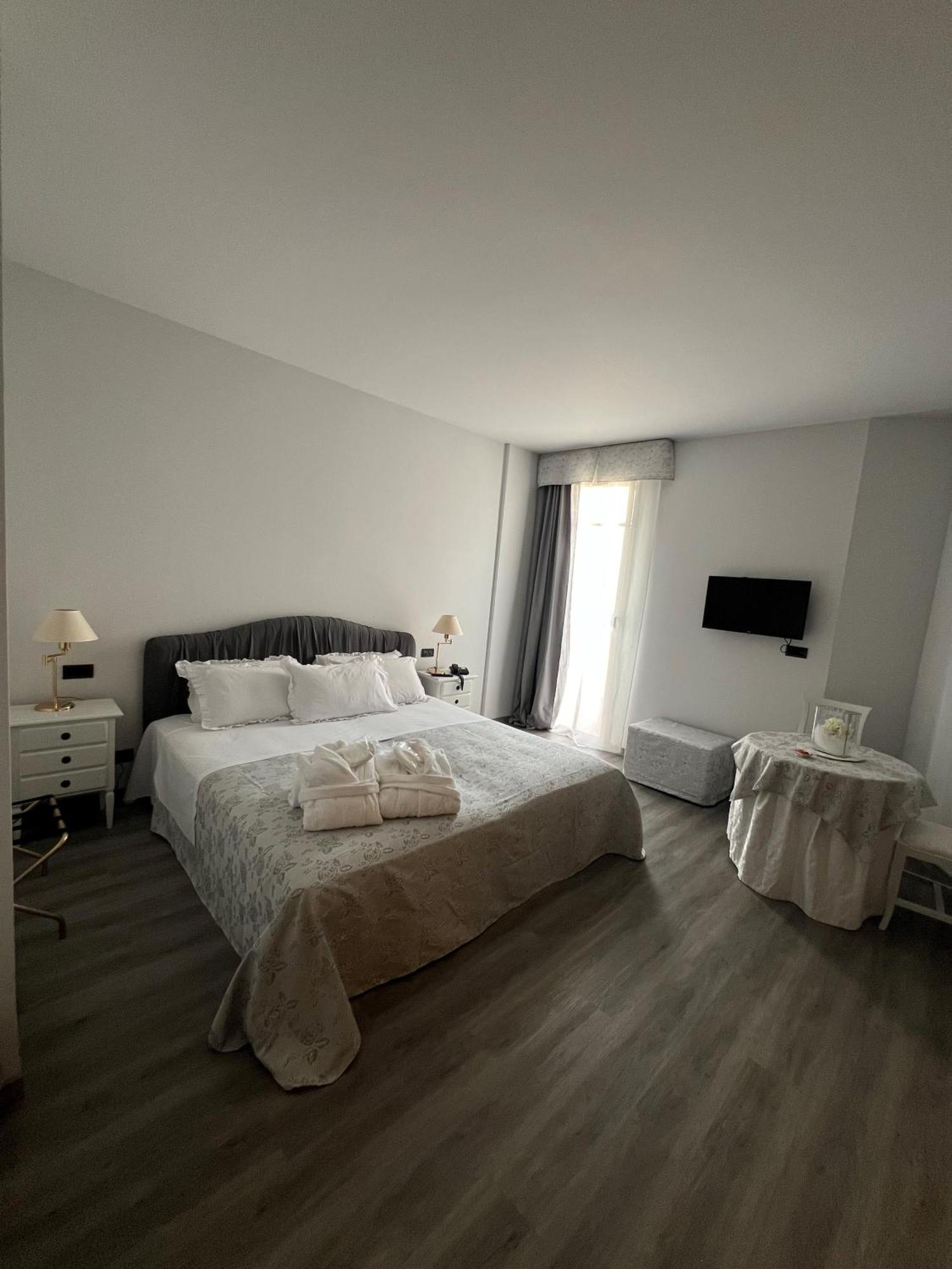 Green Hotel Settimo Torinese Bagian luar foto