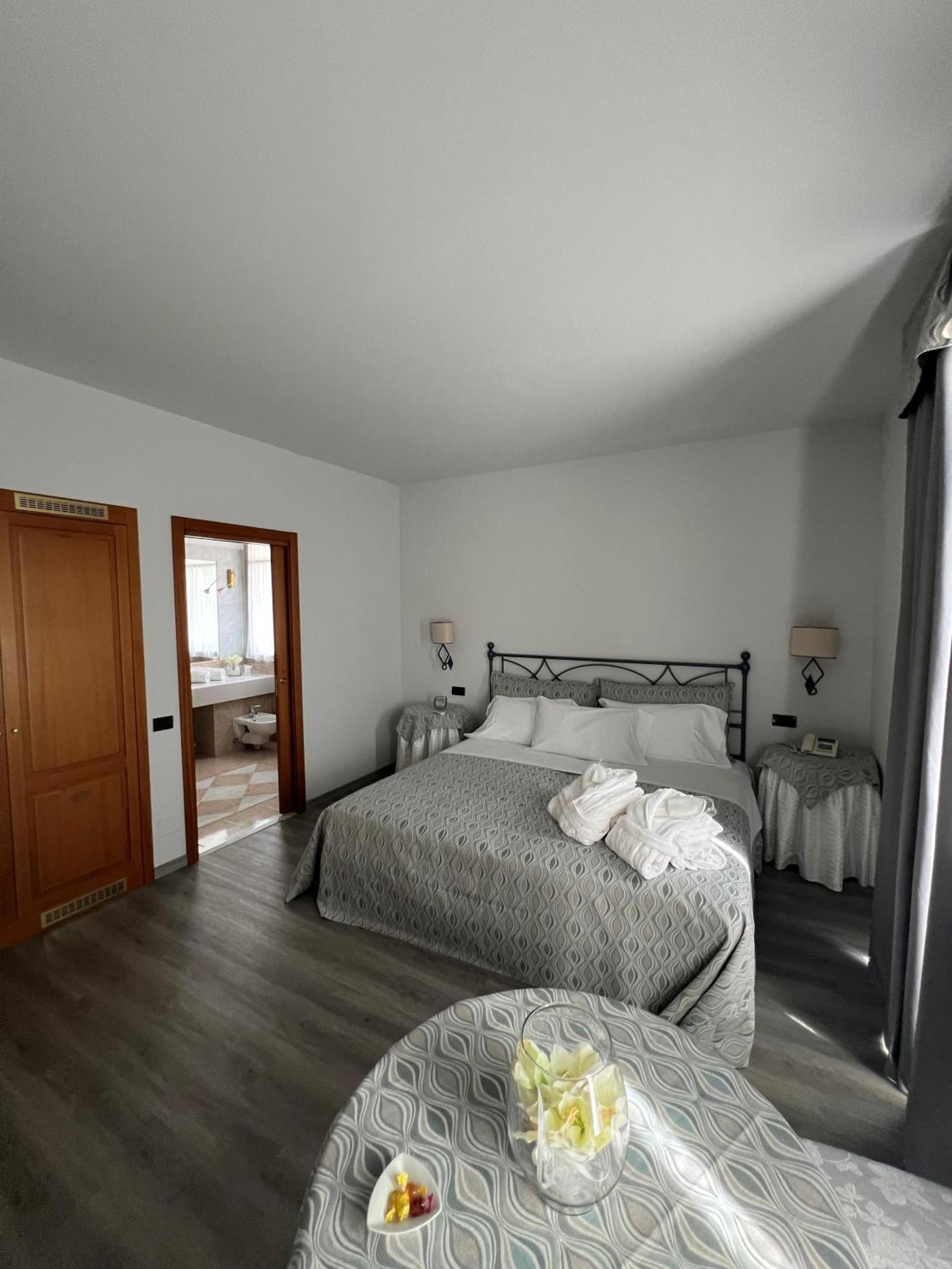 Green Hotel Settimo Torinese Bagian luar foto