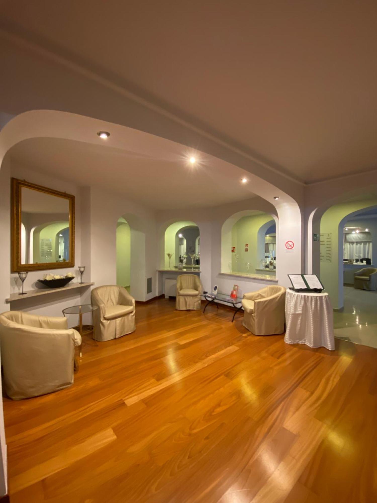 Green Hotel Settimo Torinese Bagian luar foto