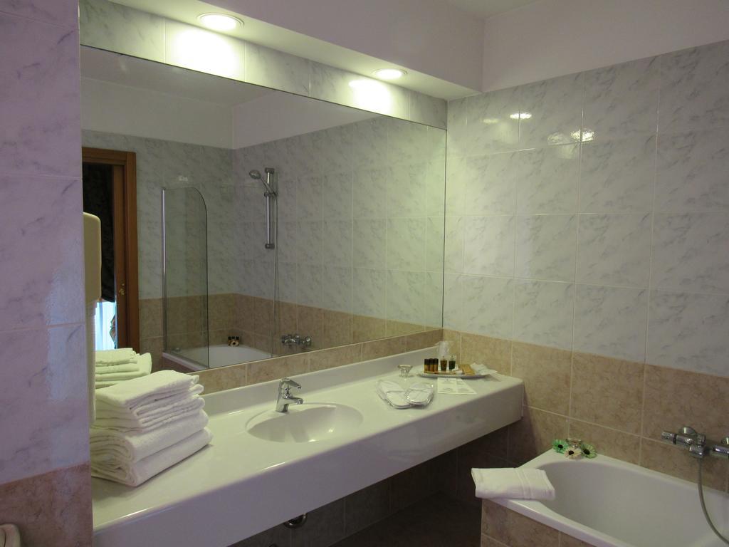 Green Hotel Settimo Torinese Bagian luar foto