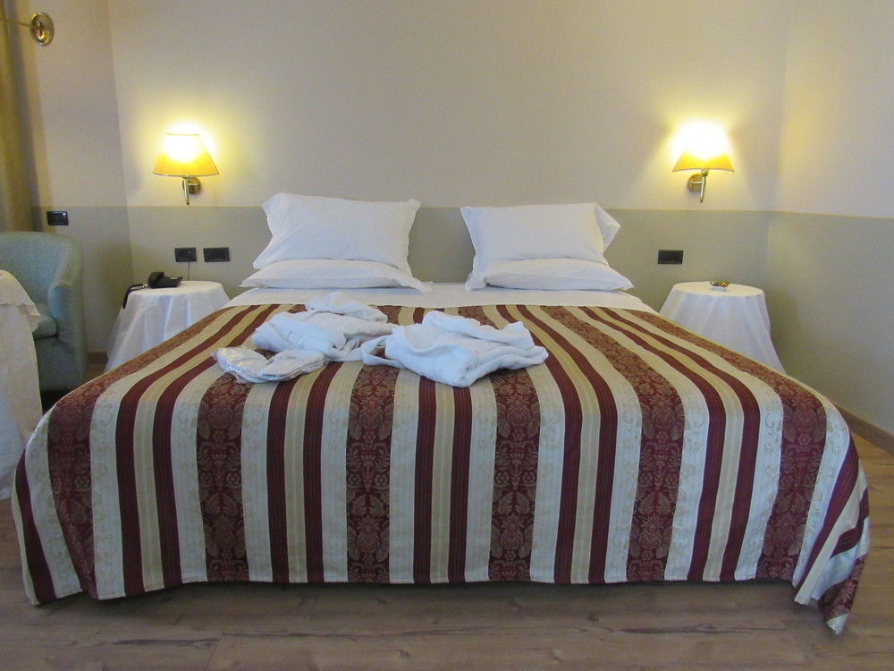 Green Hotel Settimo Torinese Bagian luar foto