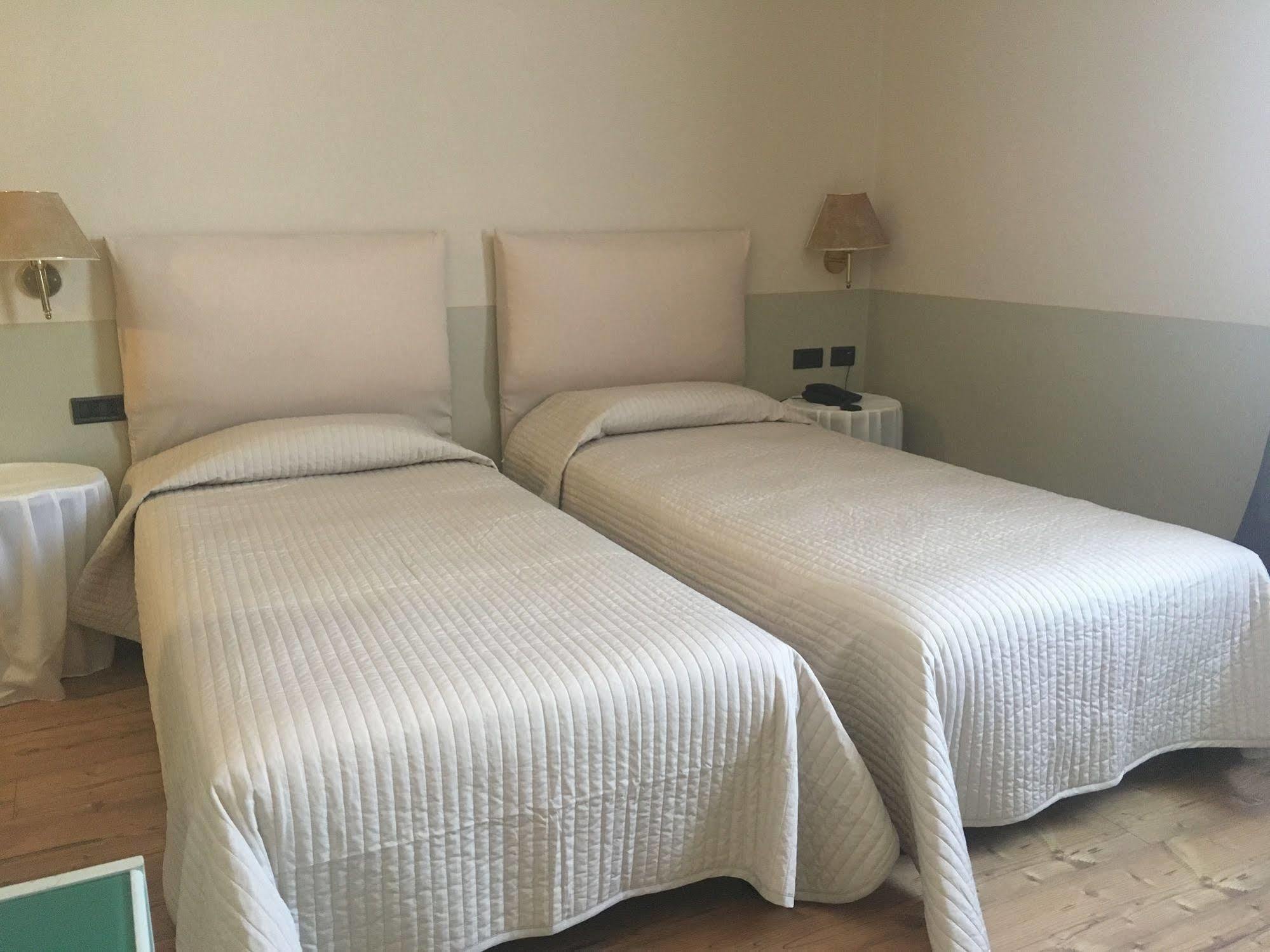 Green Hotel Settimo Torinese Bagian luar foto