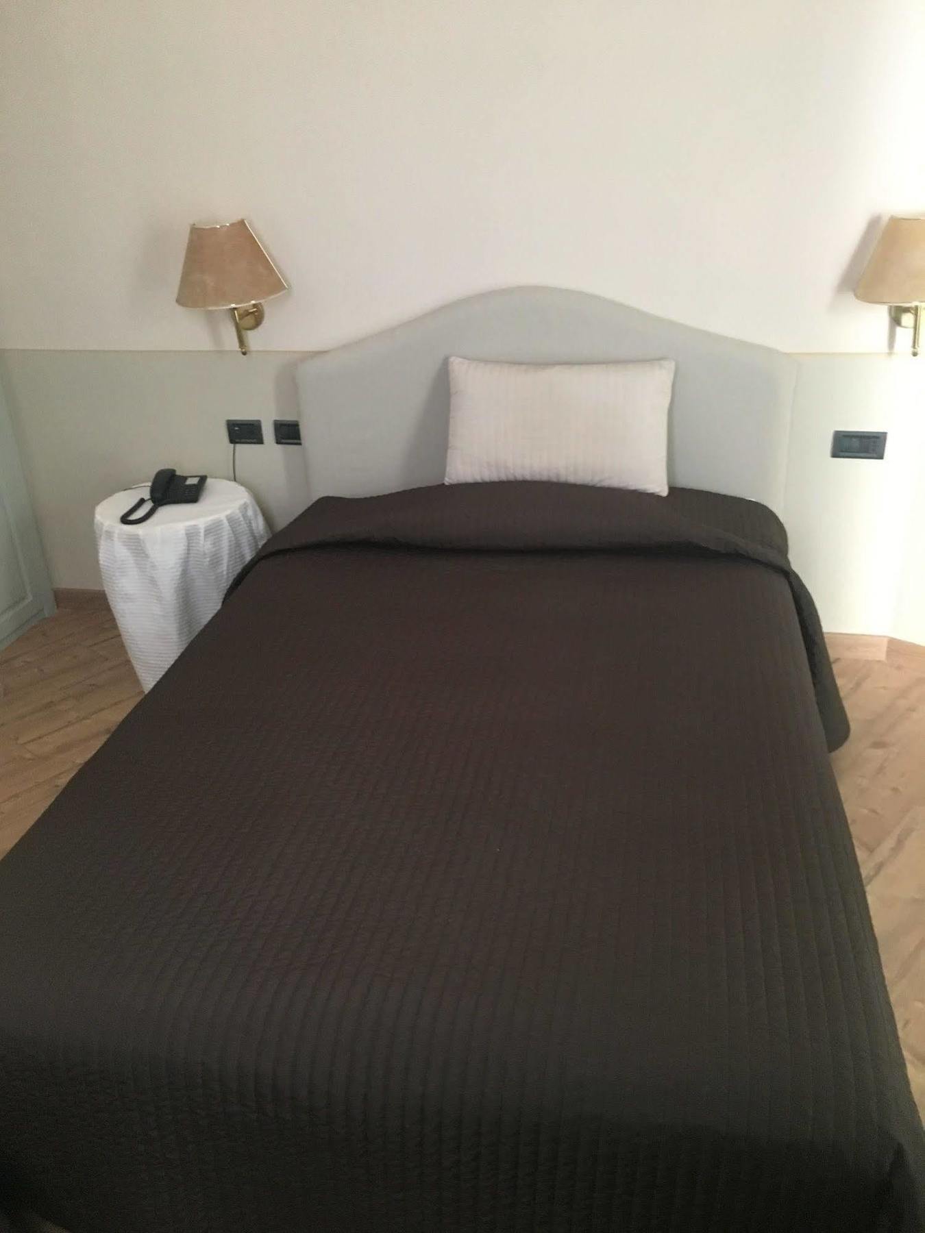 Green Hotel Settimo Torinese Bagian luar foto